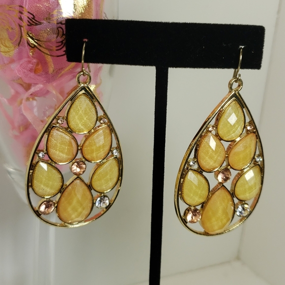 Jewelry - Earrings